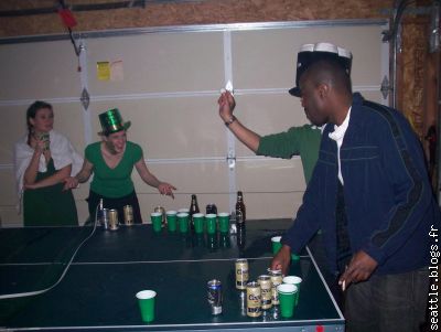 le beer pong: un jeu debile americain pour boire